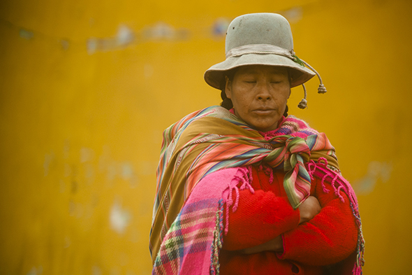 Peruvian-Lady-heading-to-the-local-market-in-the-high-Andes2.jpg